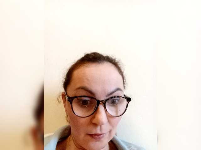 TessBertie's BongaCams show and profile