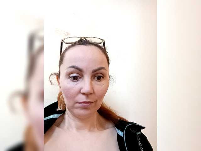 TessBertie's BongaCams show and profile