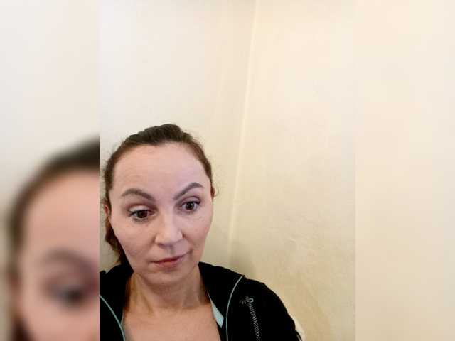 TessBertie's BongaCams show and profile