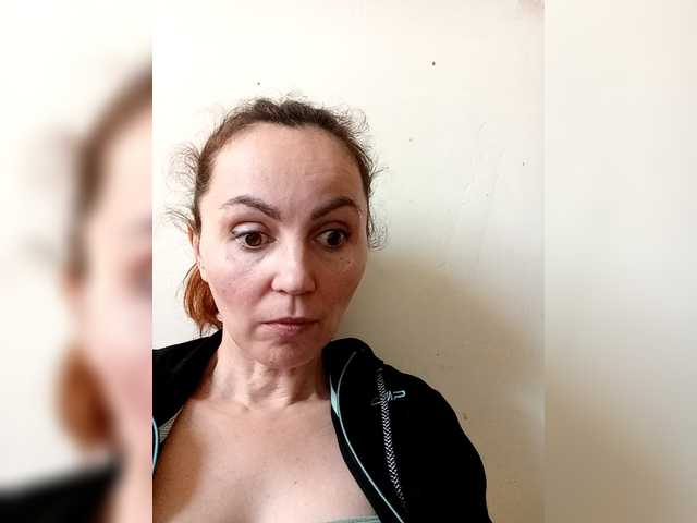 TessBertie's BongaCams show and profile