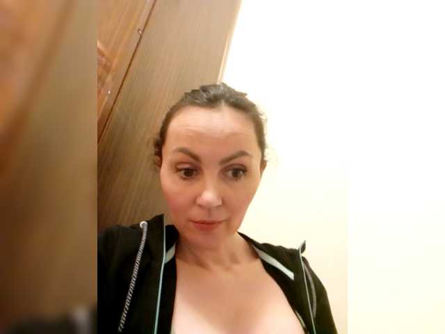 TessBertie's BongaCams show and profile