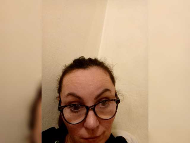 TessBertie's BongaCams show and profile