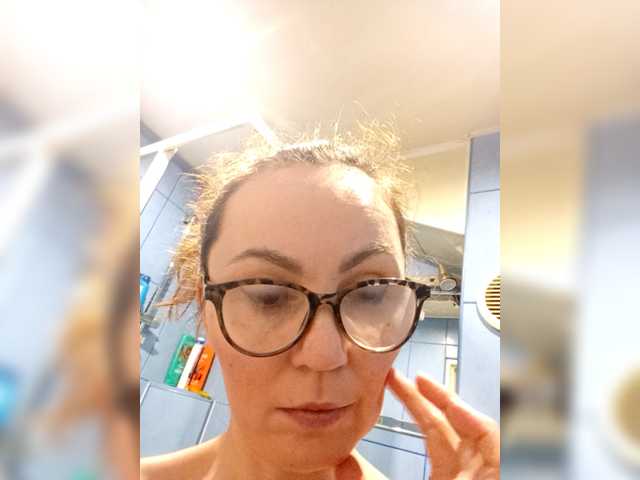 TessBertie's BongaCams show and profile