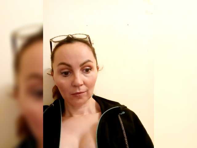 TessBertie's BongaCams show and profile