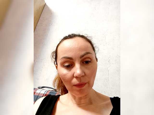 TessBertie's BongaCams show and profile