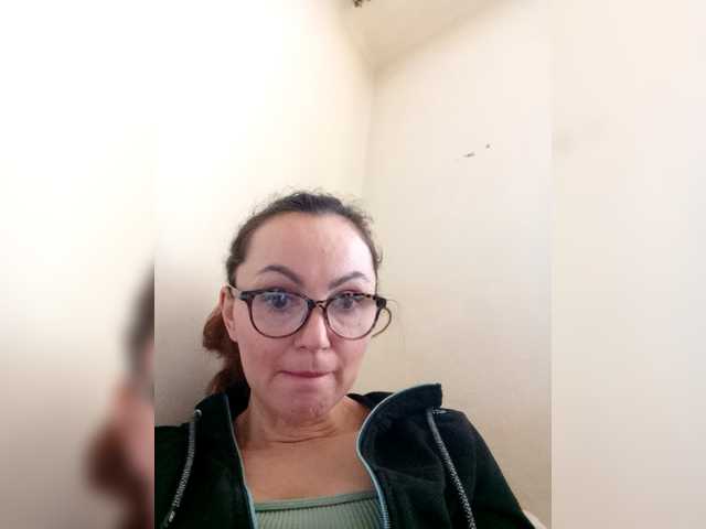 TessBertie's BongaCams show and profile