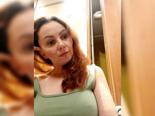 TessBertie's BongaCams show and profile