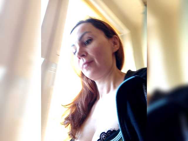 TessBertie's BongaCams show and profile