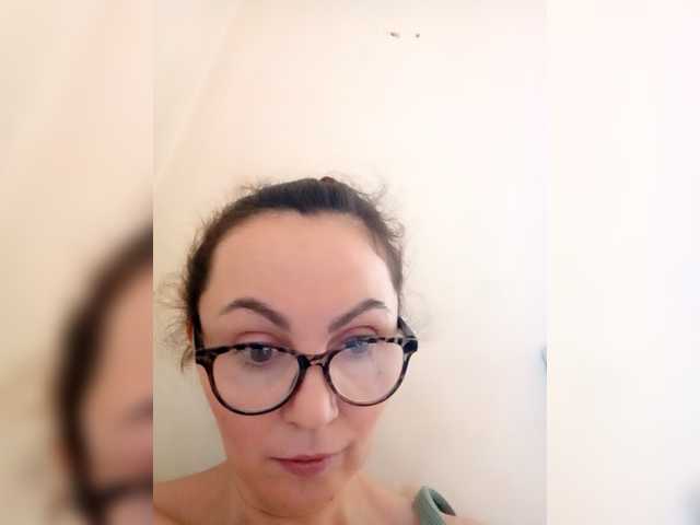 TessBertie's BongaCams show and profile