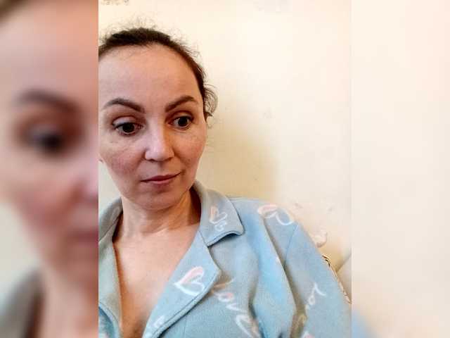 TessBertie's BongaCams show and profile