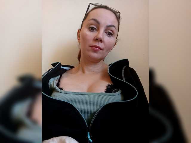 TessBertie's BongaCams show and profile