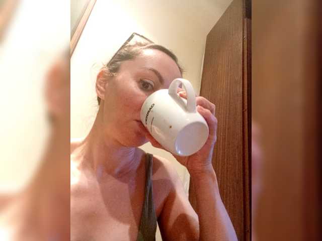 TessBertie's BongaCams show and profile