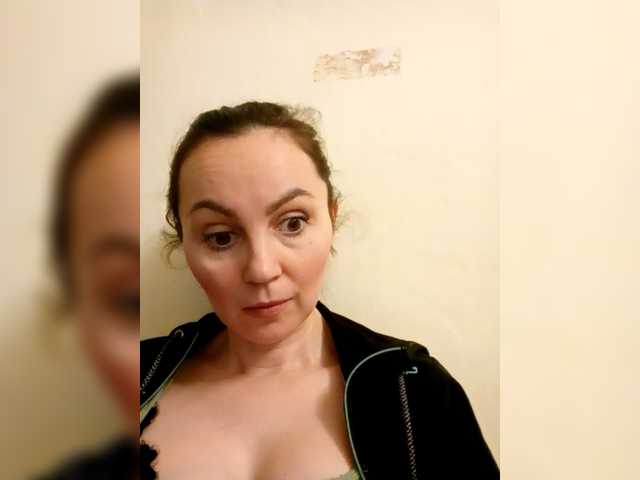 TessBertie's BongaCams show and profile