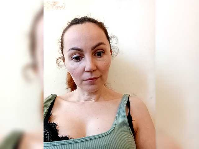 TessBertie's BongaCams show and profile