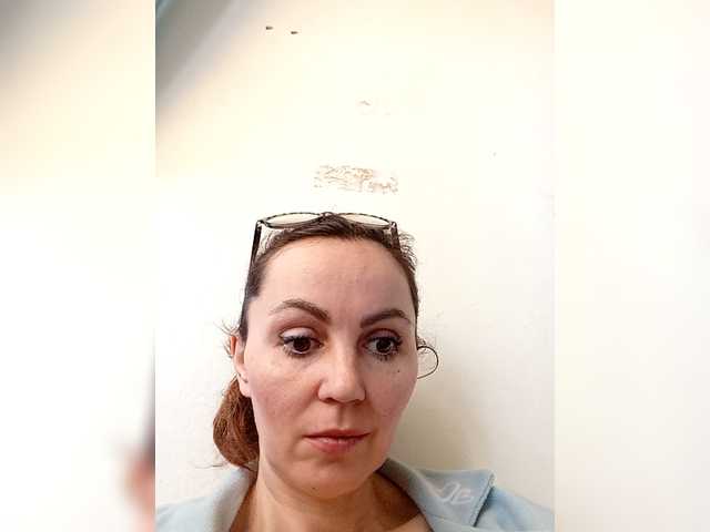 TessBertie's BongaCams show and profile