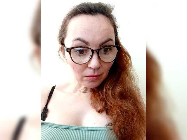 TessBertie's BongaCams show and profile