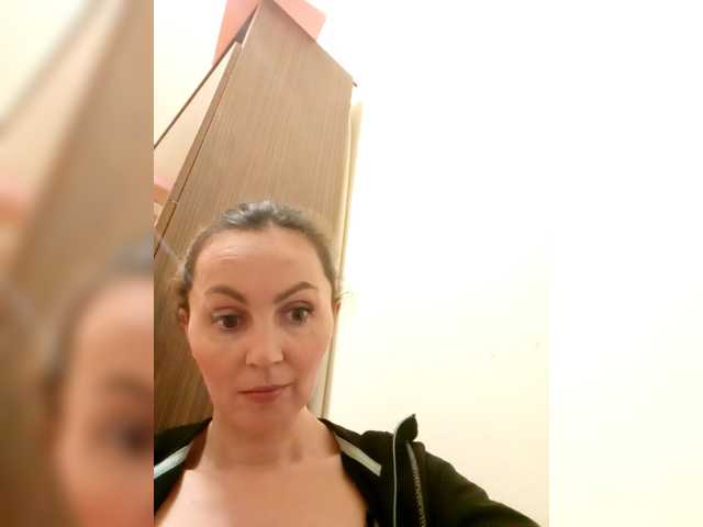 TessBertie's BongaCams show and profile