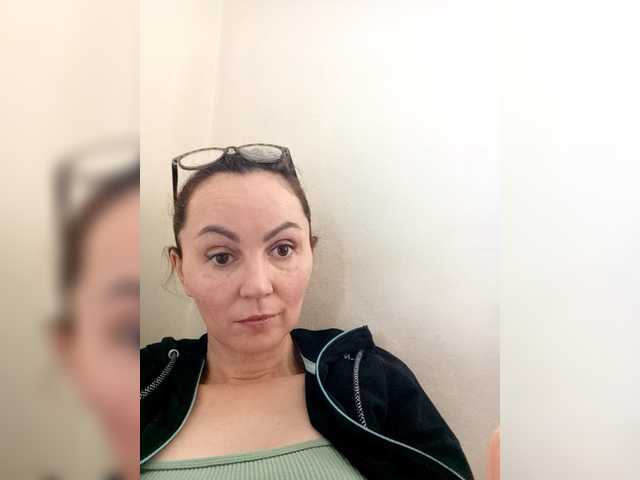 TessBertie's BongaCams show and profile