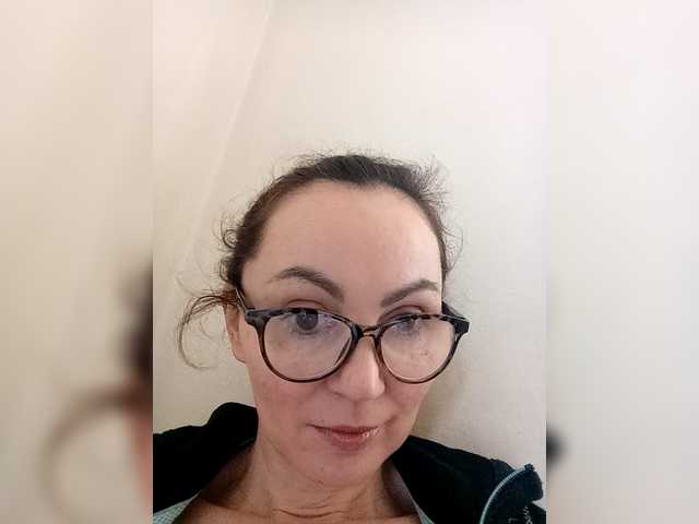 TessBertie's BongaCams show and profile