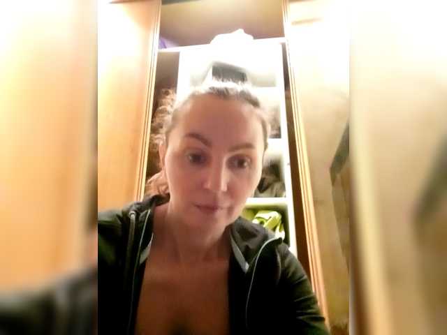 TessBertie's BongaCams show and profile