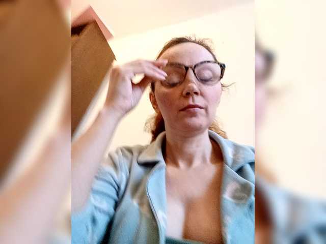 TessBertie's BongaCams show and profile