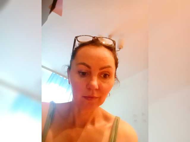 TessBertie's BongaCams show and profile