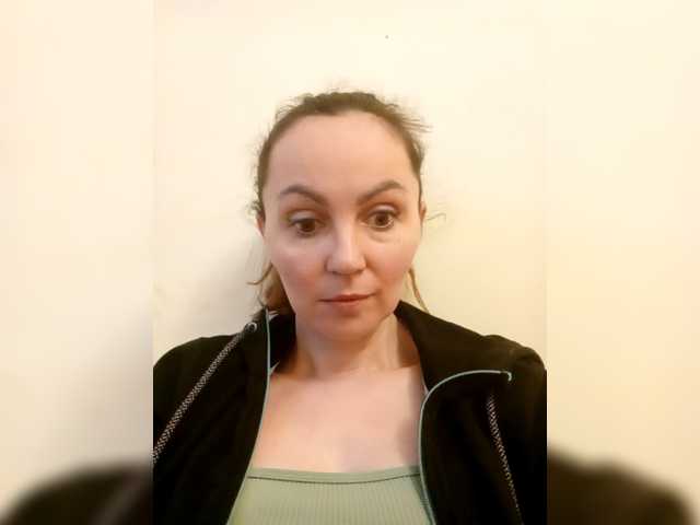 TessBertie's BongaCams show and profile