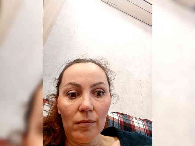 TessBertie Live Webcam on BongaCams