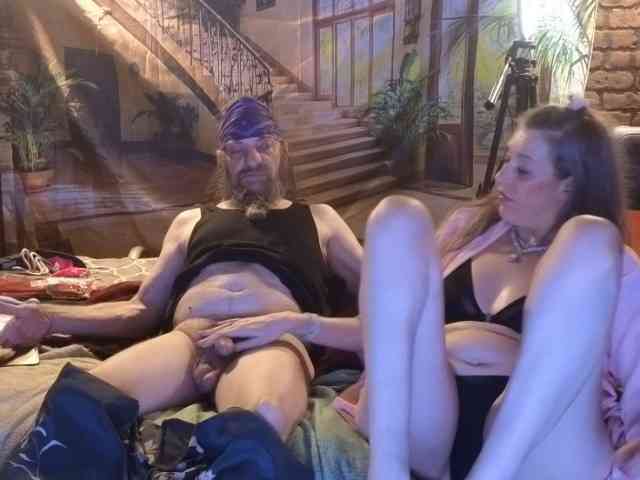 HusbandAndWife webcam