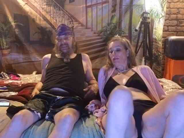 HusbandAndWife webcam