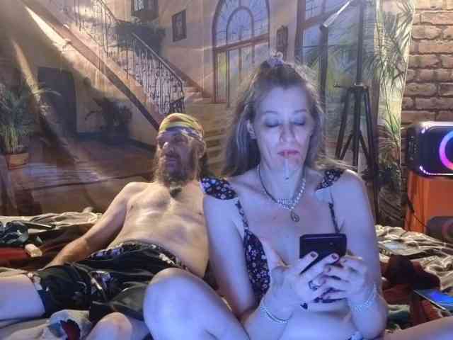 HusbandAndWife webcam