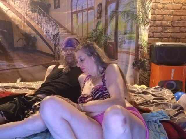 HusbandAndWife webcam