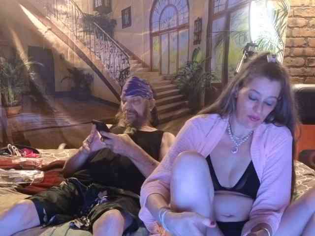 HusbandAndWife webcam