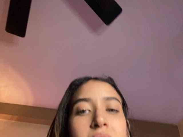 Kiara-Cute Live Webcam on BongaCams