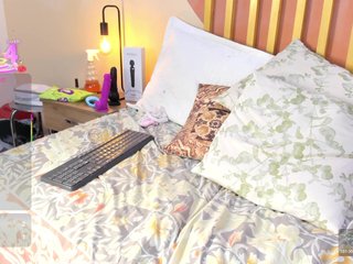 Nicole-Angels Porn Show