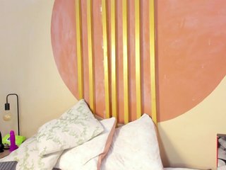 Nicole-Angels Porn Show