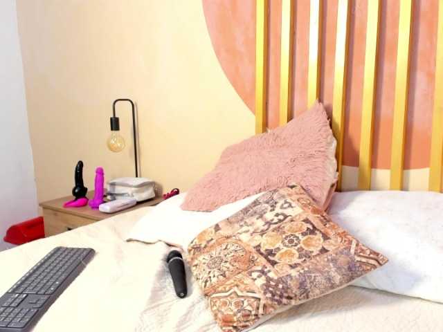 Nicole-Angels's BongaCams show and profile