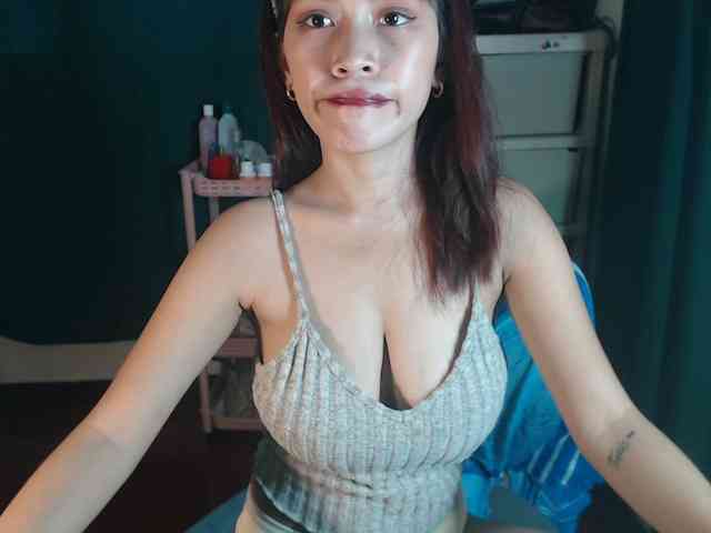 xxCherrybabexx webcam