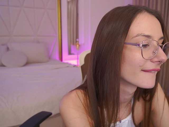 CozyCute's BongaCams show and profile