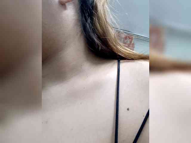 Molly-Janette Live Webcam on BongaCams