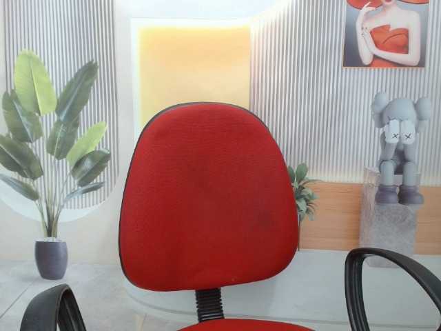 inHI's BongaCams show and profile