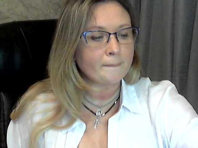 NERVOMOTINA's BongaCams show and profile