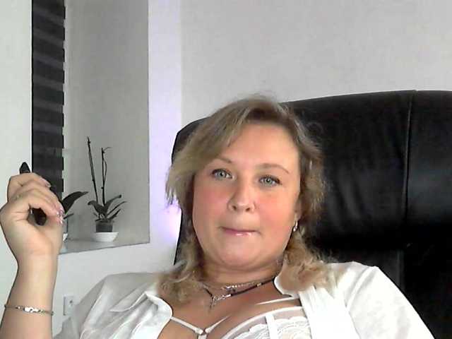 Sex chat gratuit in direct cu NERVOMOTINA pe BongaCams