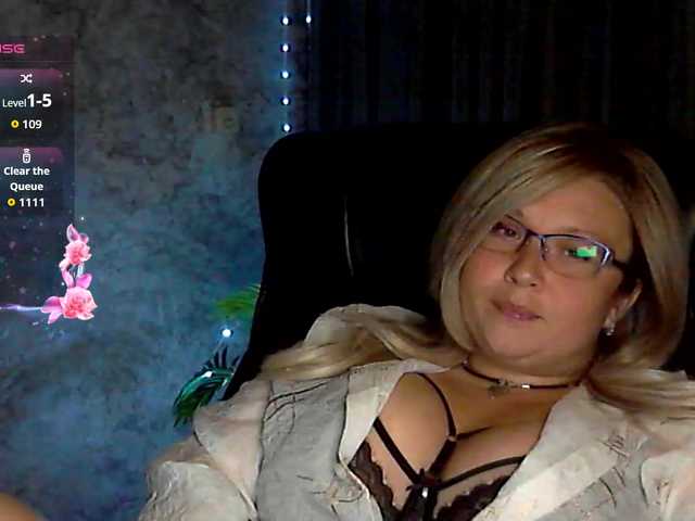 NERVOMOTINA's BongaCams show and profile