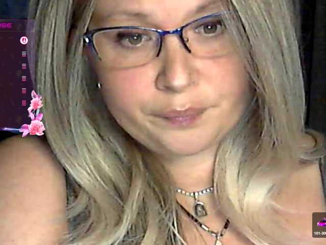 NERVOMOTINA's BongaCams show and profile