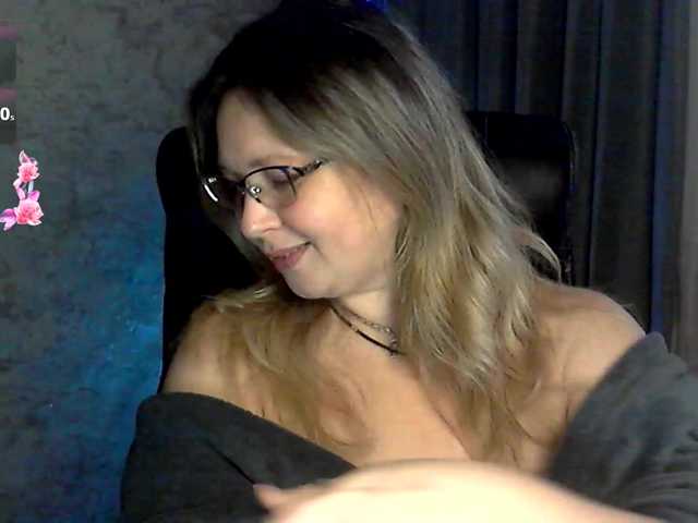 NERVOMOTINA's BongaCams show and profile