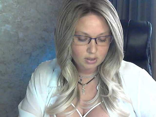 NERVOMOTINA's BongaCams show and profile