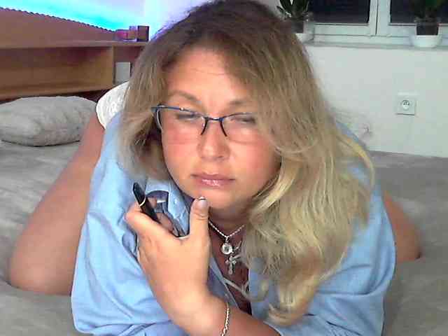 NERVOMOTINA Live Webcam on BongaCams