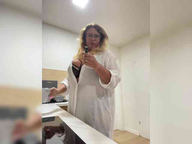nude live chatroom NERVOMOTINA