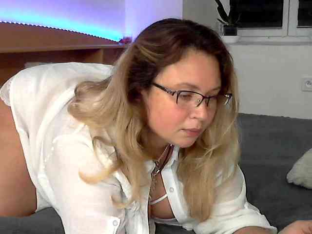 adult random cam NERVOMOTINA